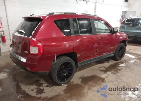 2011 Jeep Compass z USA, uszkodzony, nr VIN 1J4NF1FBOBD154622